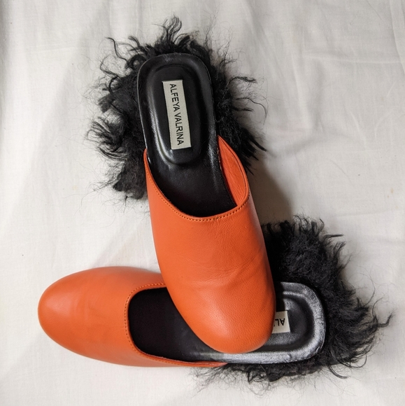 Alfeya Valrina Designer Leather Orange Furry Heel Slides Women's Size US 6 - Picture 2 of 7